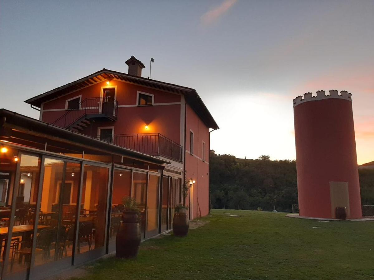 Agriturismo La Vita E Bella Villa ฟาบริอาโน ภายนอก รูปภาพ